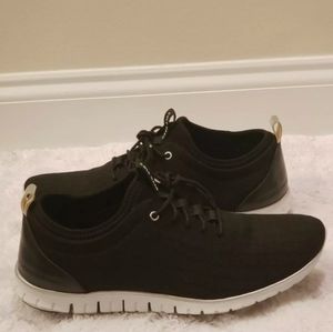 Womans Cole Haan zerogrand size 10